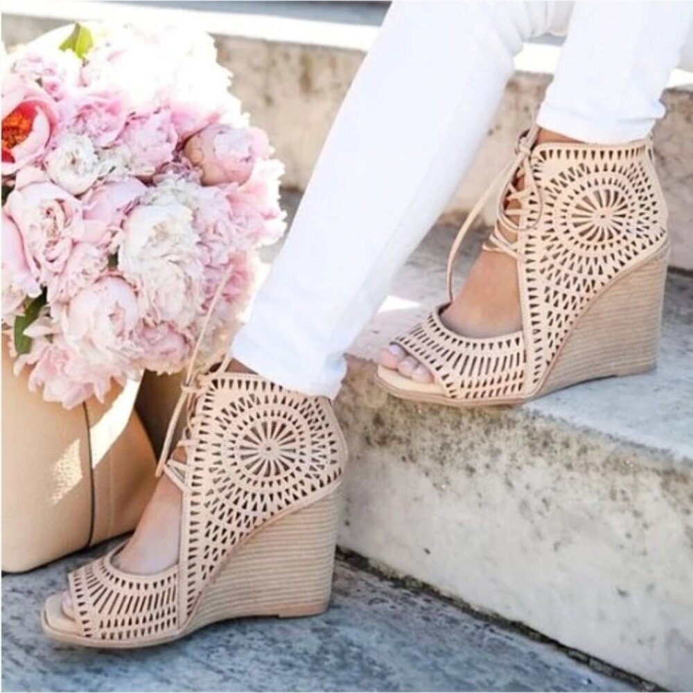 Jeffrey Campbell Rodillo Sandals Wedge Laser Cut Leather Size 7 Beige